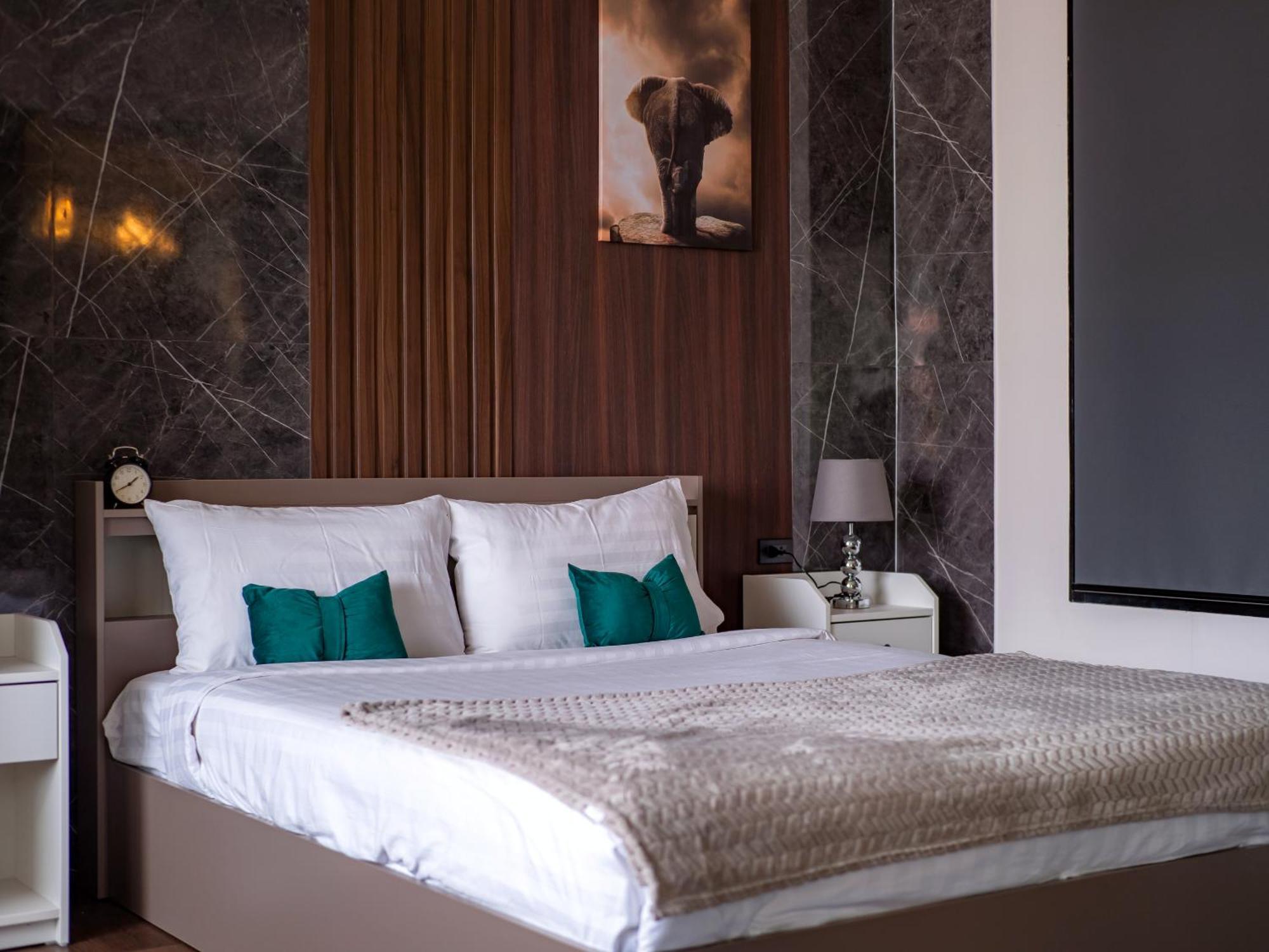 Grand Orlov Apart Hotel Patong Exterior photo