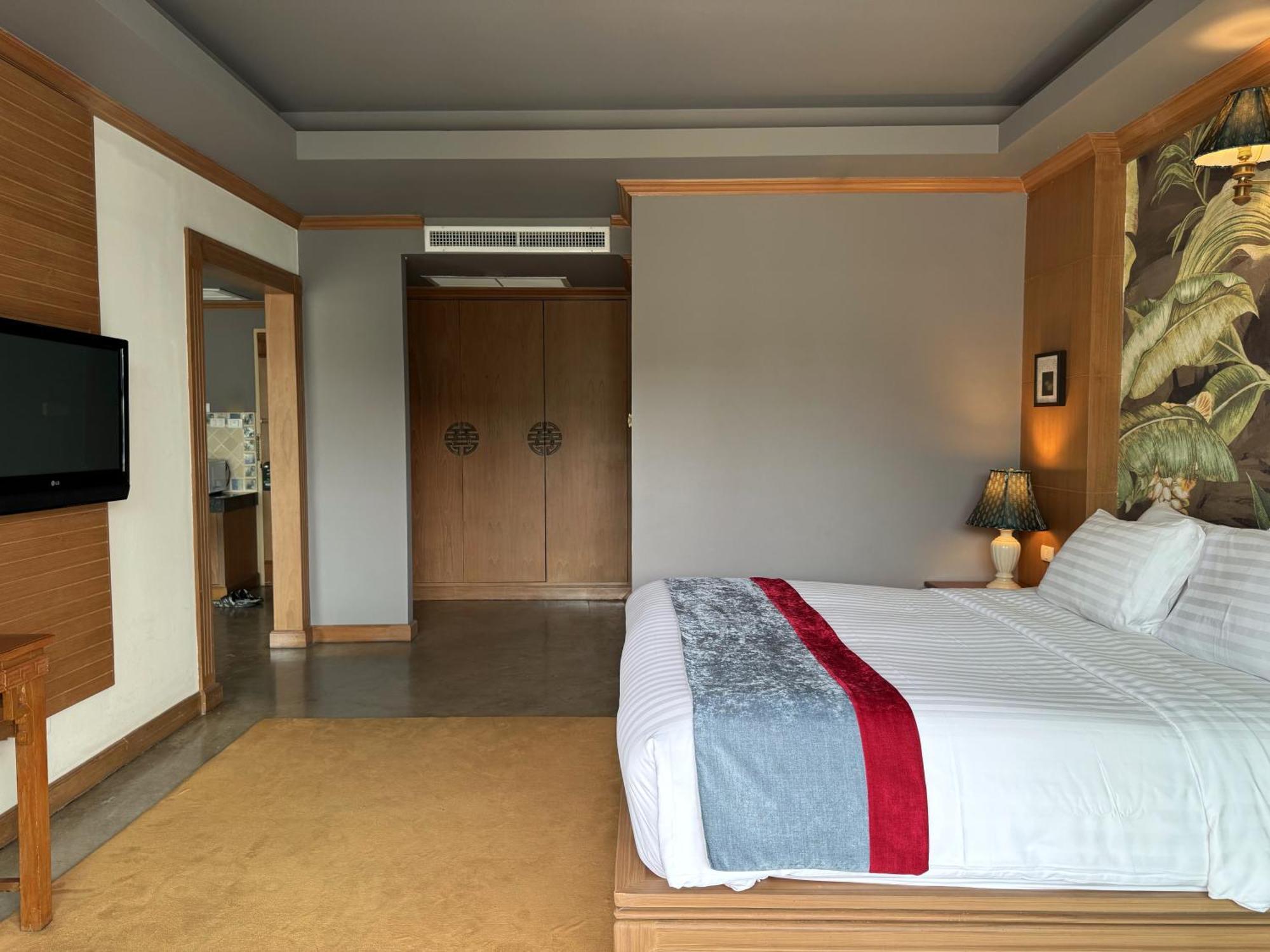 Grand Orlov Apart Hotel Patong Exterior photo