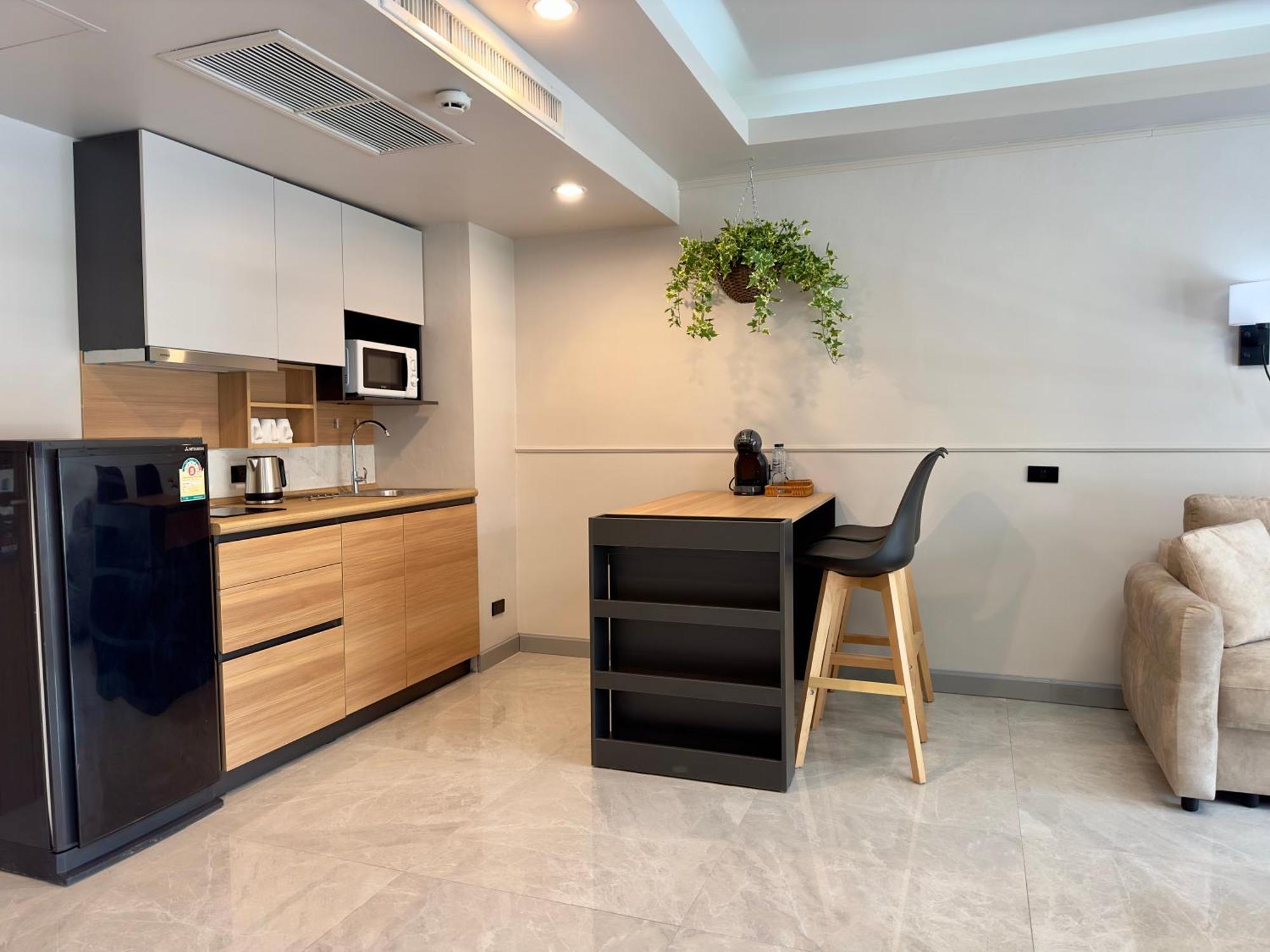 Grand Orlov Apart Hotel Patong Exterior photo